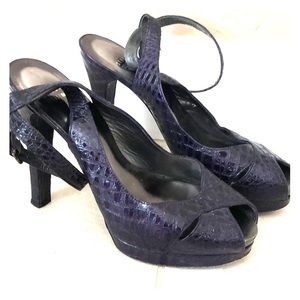 Stuart Weitzman purple heels with ankle strap, sz9